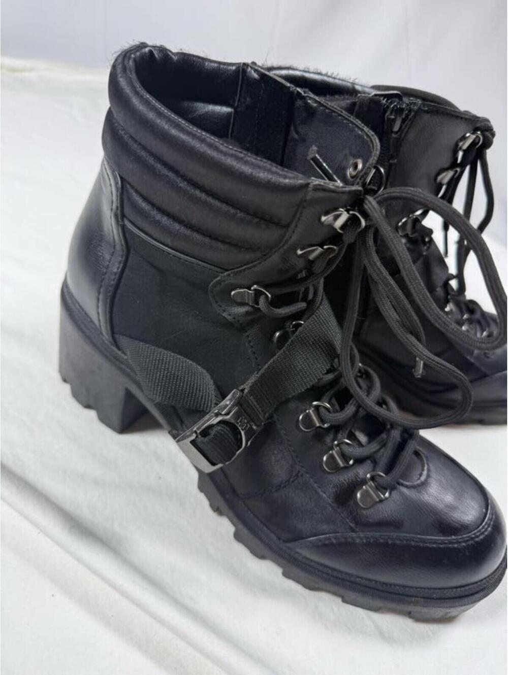 G by Guess Black Lace-Up Women's Ankle Boots Size 10 - Picture 2 of 7